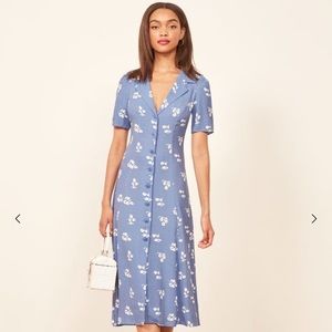 Reformation
Clarice Floral Print Buttoned Dress